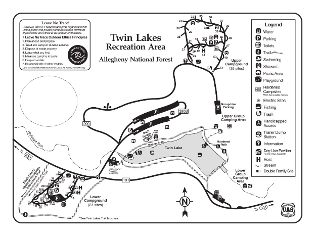 Detailierte Karte des Twin Lakes Freizeitgeländes mit Wanderwegen, Sehenswürdigkeiten und Wegbeschaffenheiten mit Textbeschriftungen.