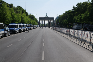 POL-D: Flingern - Fahren unter Alkoholeinfluss, ohne Führerschein und mit falschen Kennzeichen - Polizei nimmt Mann vom Straßenverkehr